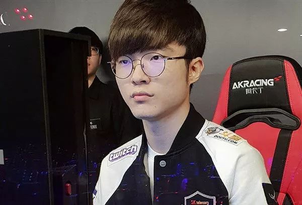 多基层的足 多基层的足