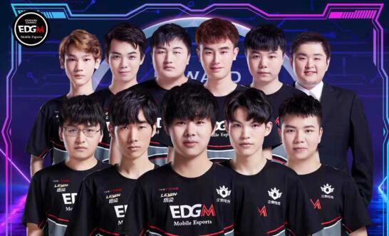 比赛在球场 比赛在球场