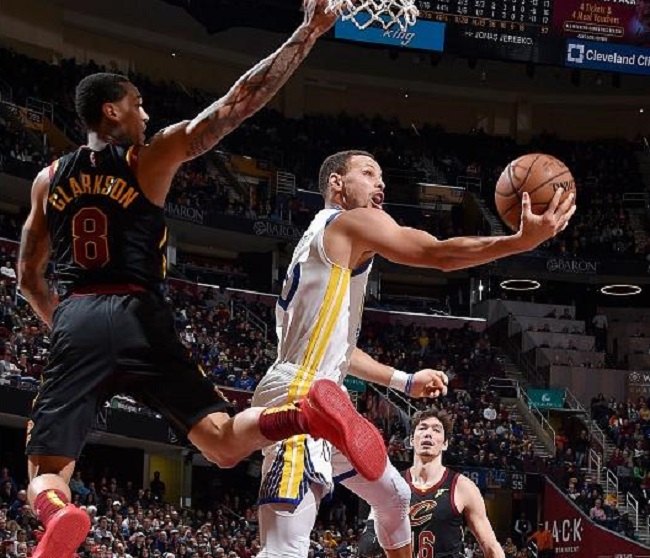 啊？巴黎vs赫罗纳是欧冠改制后首场唯一进球是门将乌龙的比赛