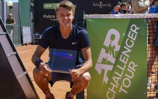 球迷们对他 球迷们对他